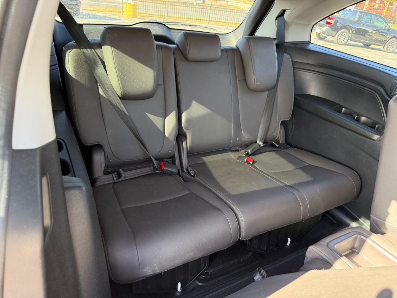 Honda Odyssey Vehicle Full-screen Gallery Image 06