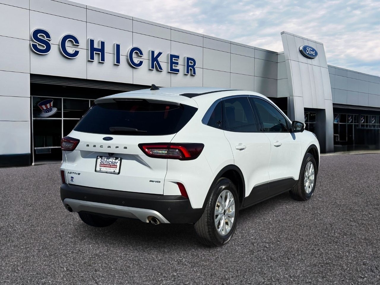 Ford Escape Vehicle Full-screen Gallery Image 02