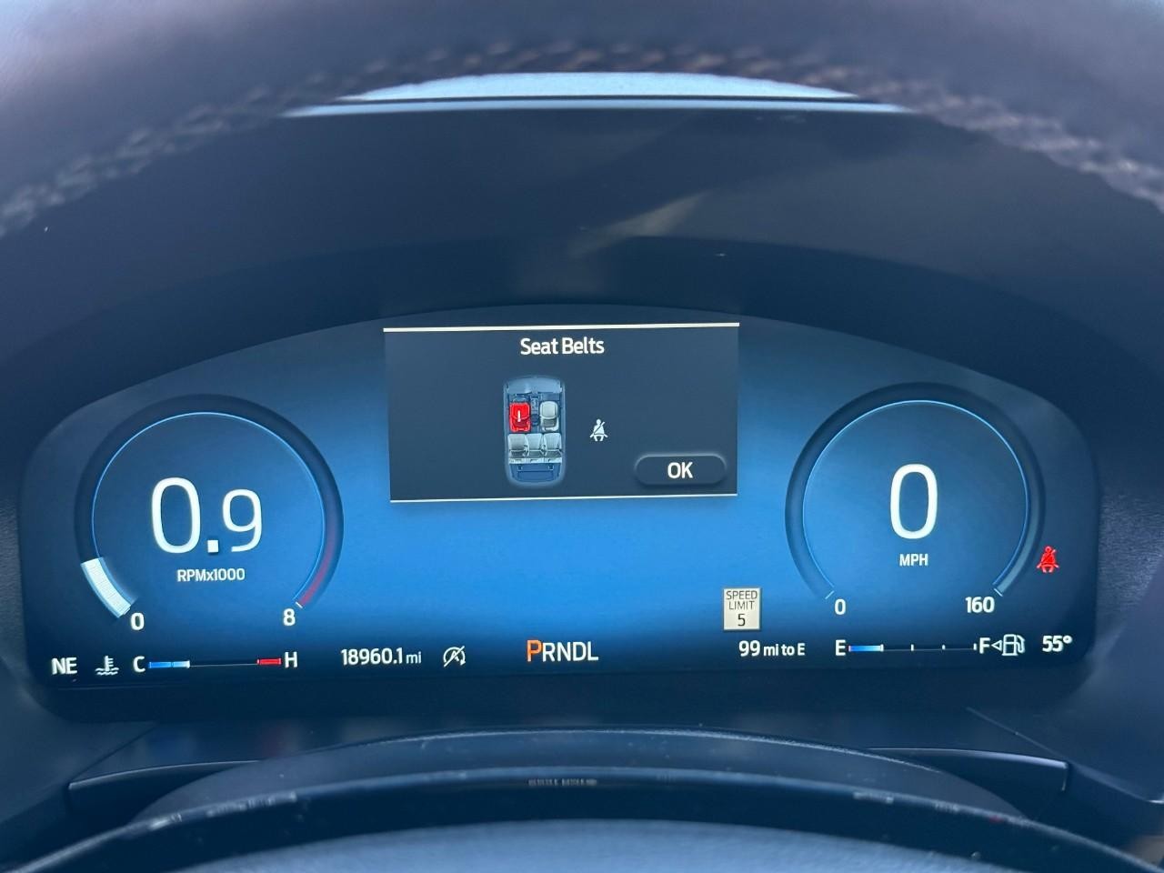 Ford Escape Vehicle Full-screen Gallery Image 16