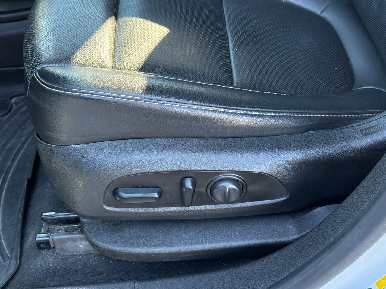 GMC Acadia Vehicle Full-screen Gallery Image 19