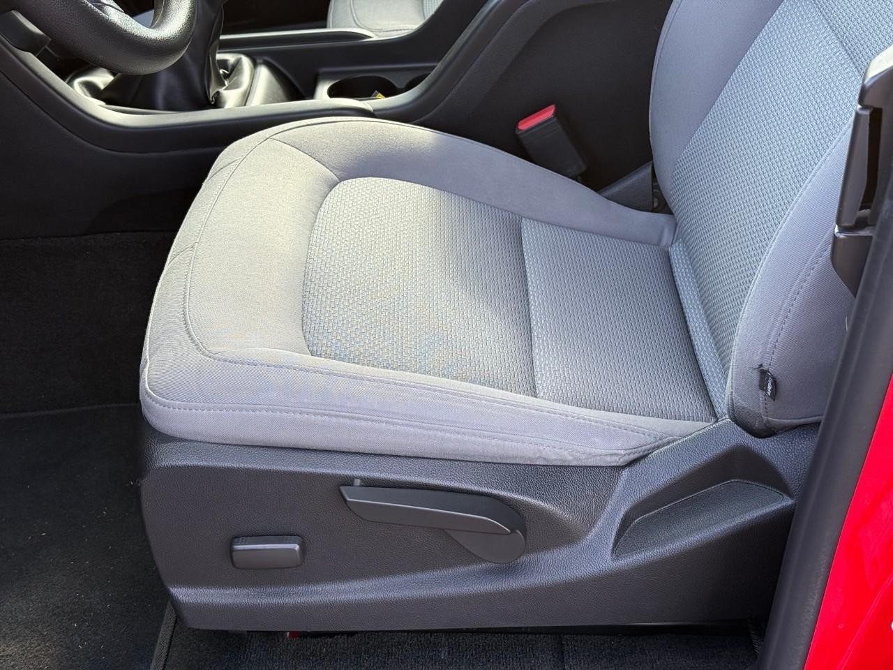 Chevrolet Colorado Vehicle Full-screen Gallery Image 09