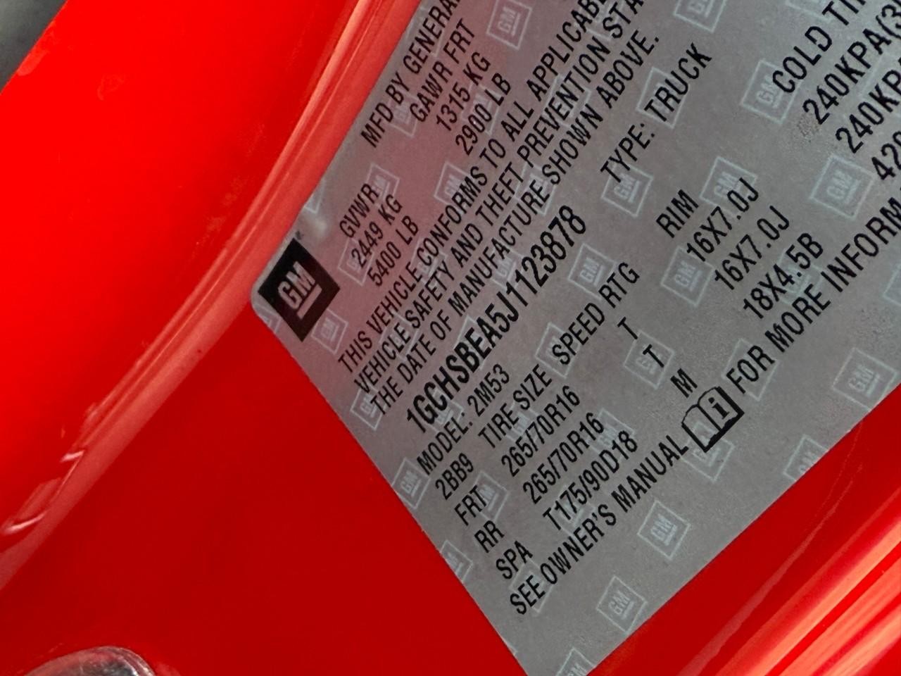 Chevrolet Colorado Vehicle Full-screen Gallery Image 13