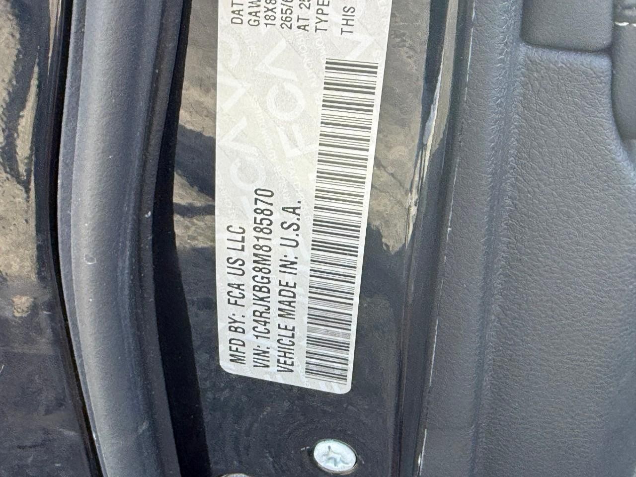 Jeep Grand Cherokee L Vehicle Full-screen Gallery Image 16