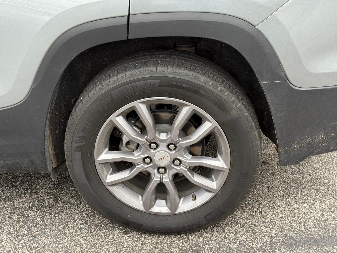 GMC Terrain Vehicle Full-screen Gallery Image 09