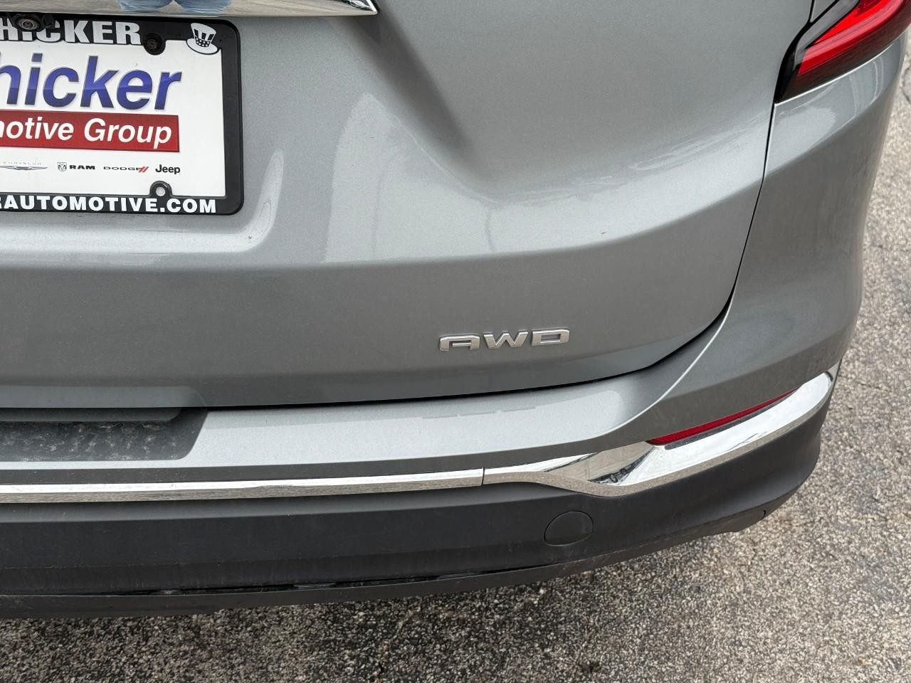 GMC Terrain Vehicle Full-screen Gallery Image 10