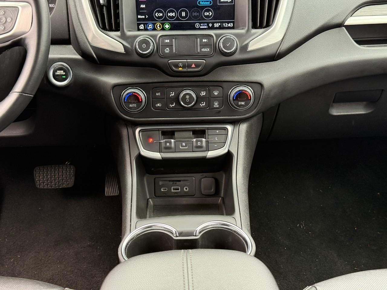 GMC Terrain Vehicle Full-screen Gallery Image 15