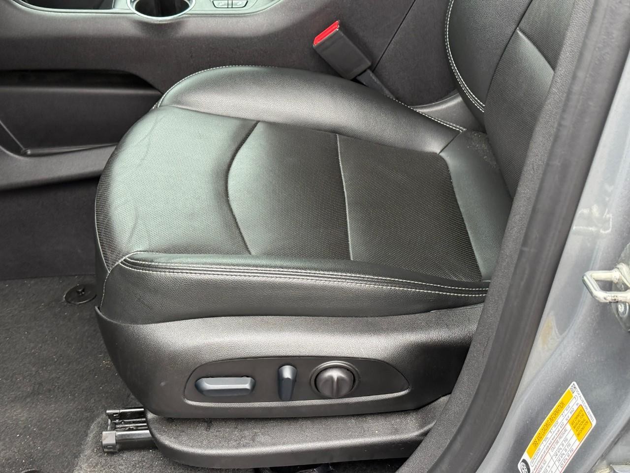 GMC Terrain Vehicle Full-screen Gallery Image 18