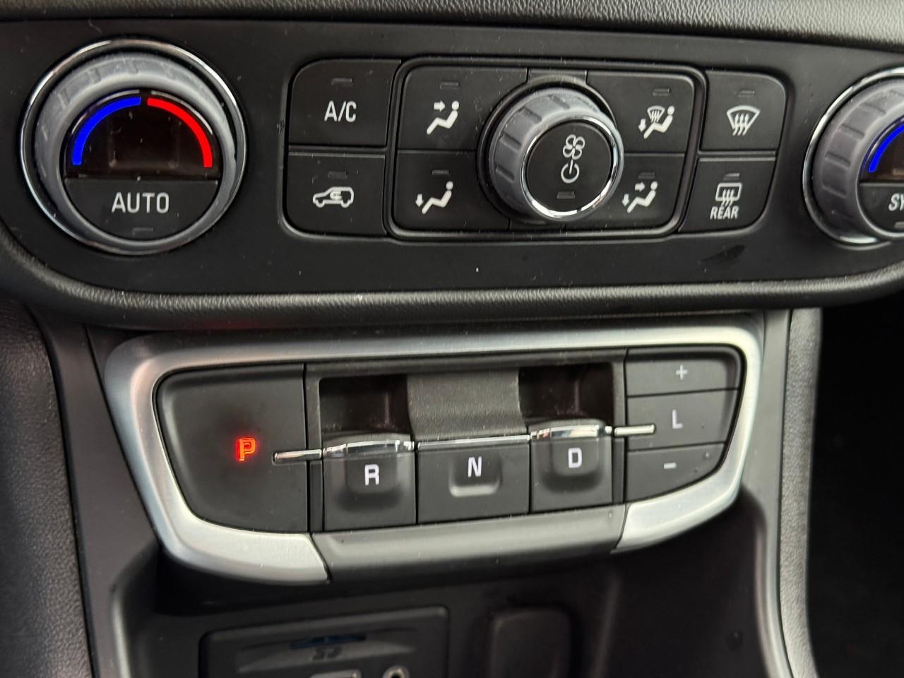 GMC Terrain Vehicle Full-screen Gallery Image 24