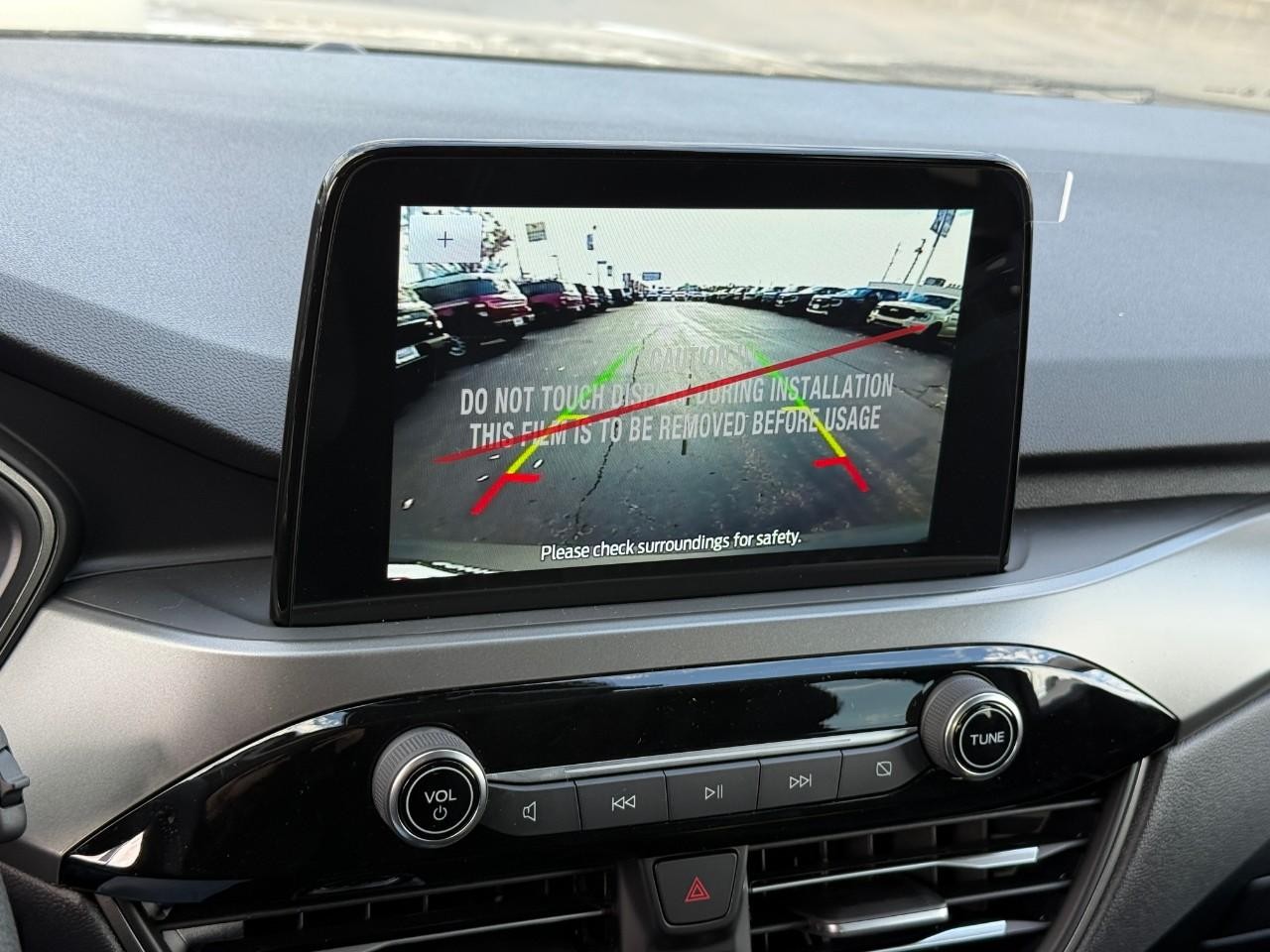 Ford Escape Vehicle Full-screen Gallery Image 14