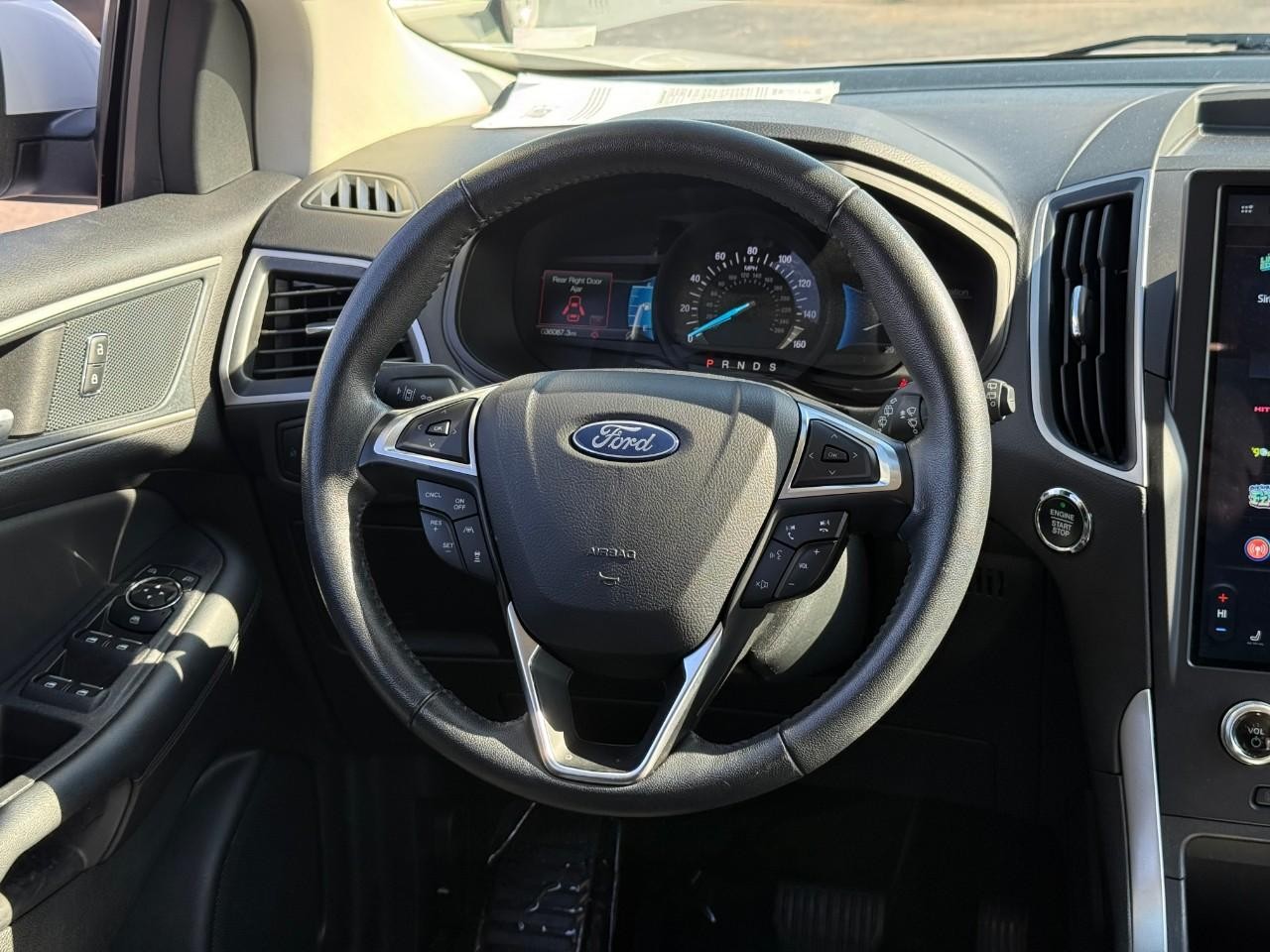 Ford Edge Vehicle Full-screen Gallery Image 07