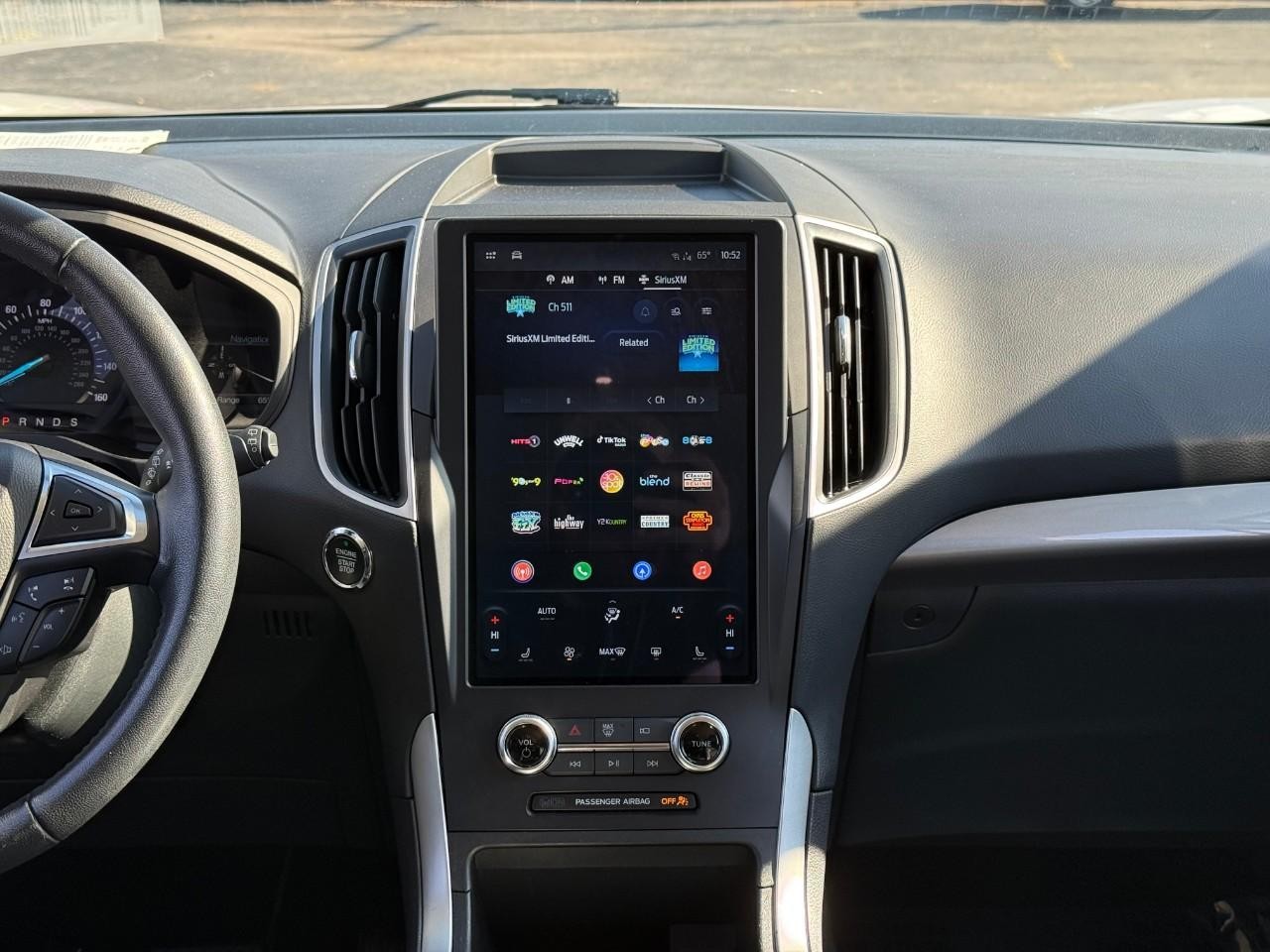 Ford Edge Vehicle Full-screen Gallery Image 08