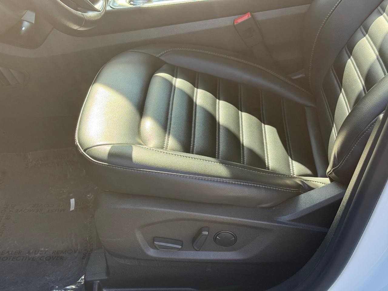 Ford Edge Vehicle Full-screen Gallery Image 12