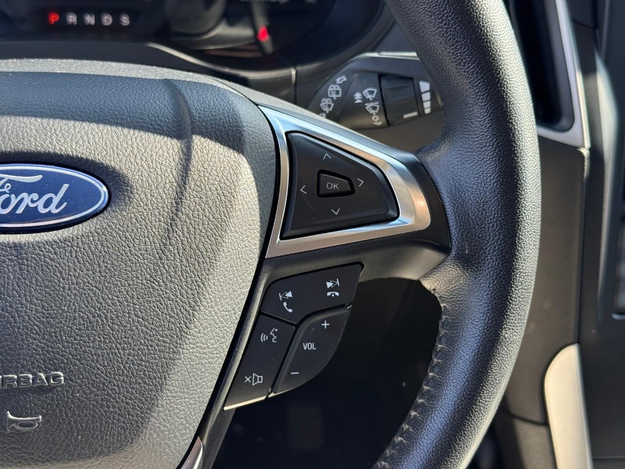 Ford Edge Vehicle Full-screen Gallery Image 15