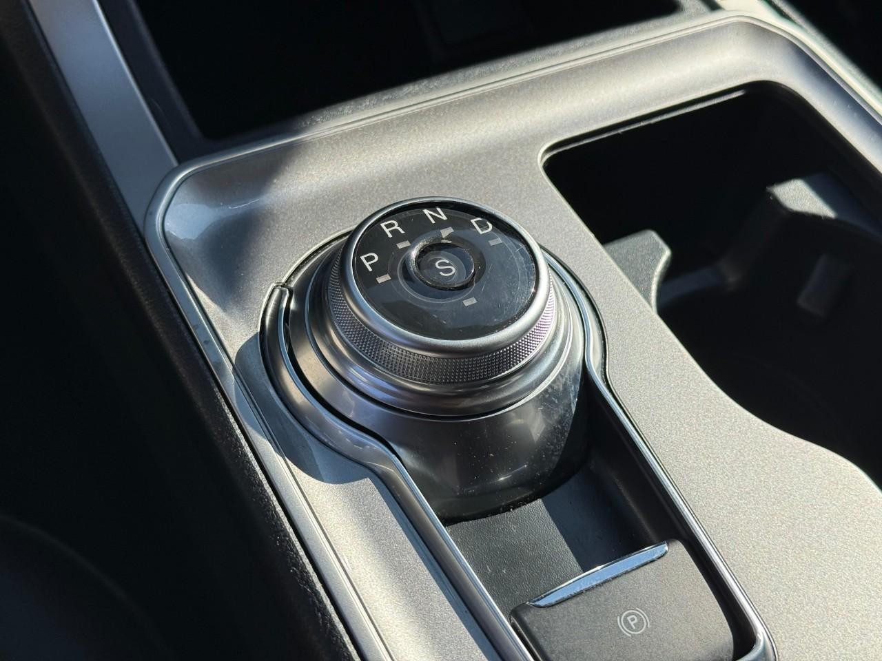 Ford Edge Vehicle Full-screen Gallery Image 17