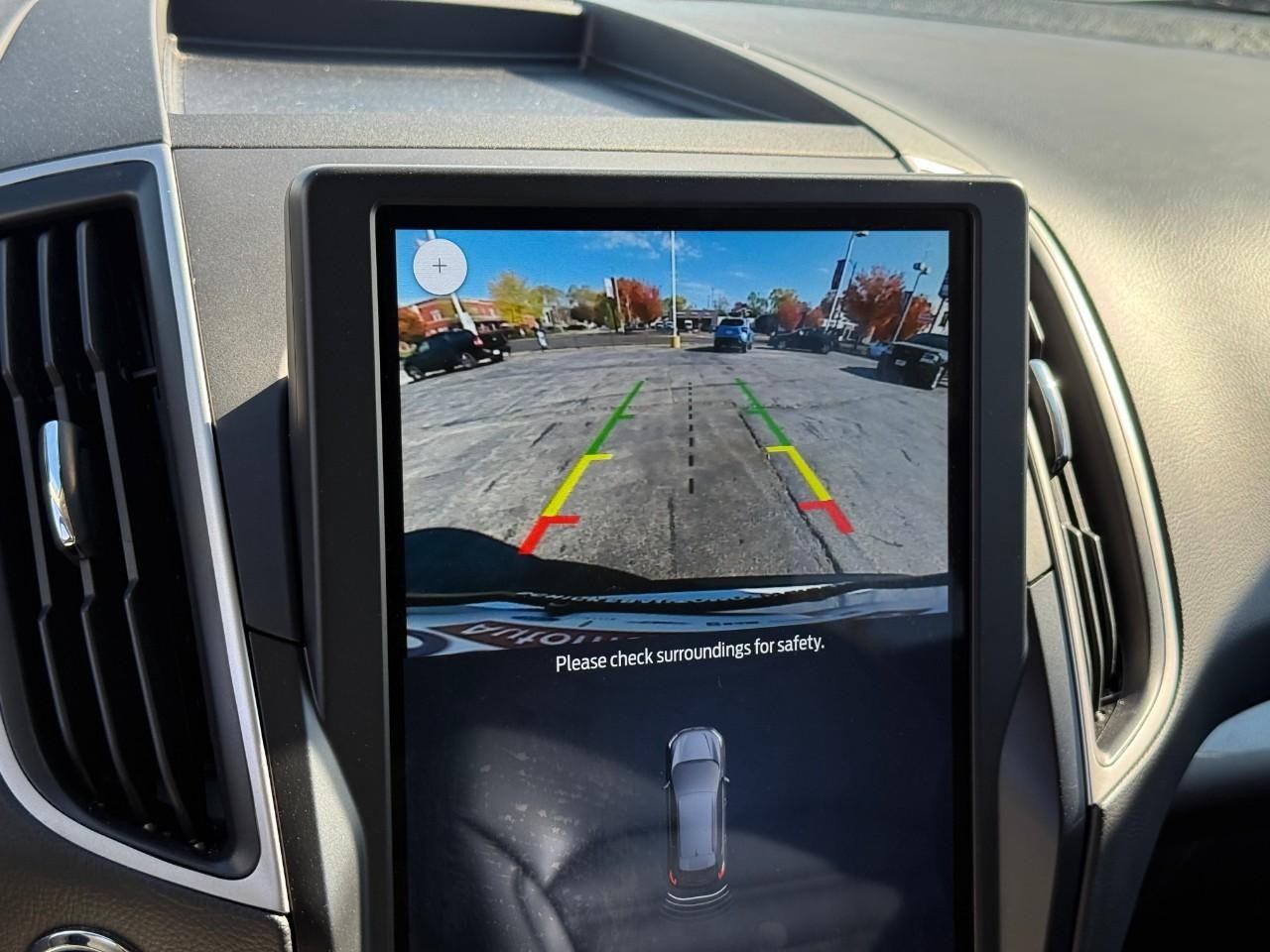 Ford Edge Vehicle Full-screen Gallery Image 19