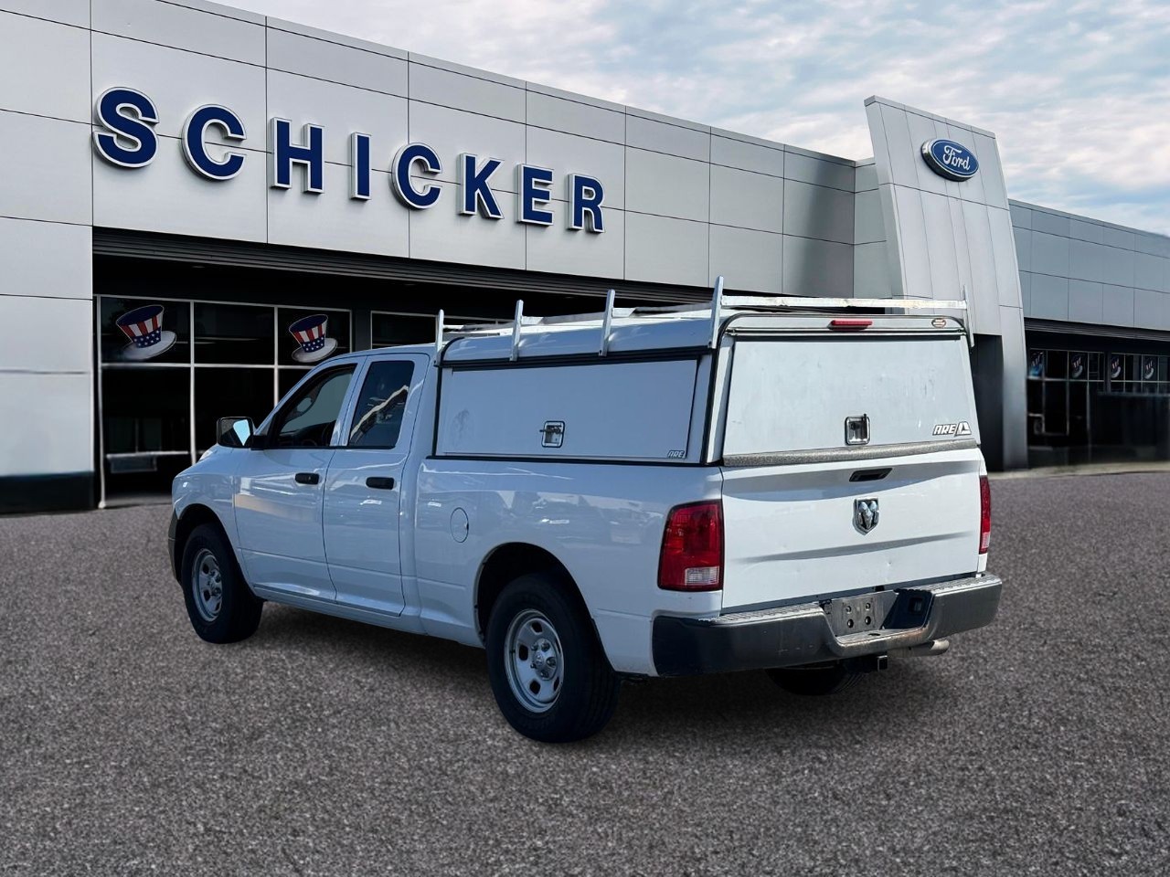 Ram 1500 Vehicle Full-screen Gallery Image 04