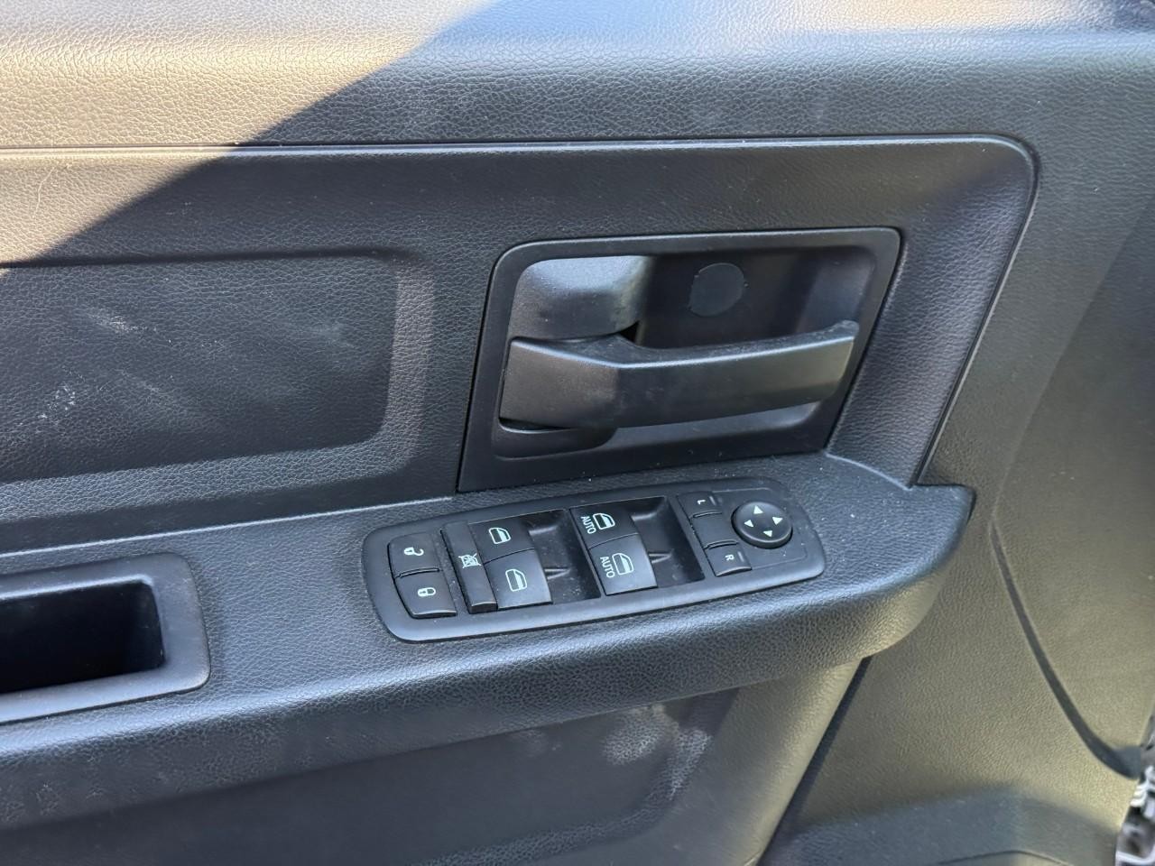 Ram 1500 Vehicle Full-screen Gallery Image 08