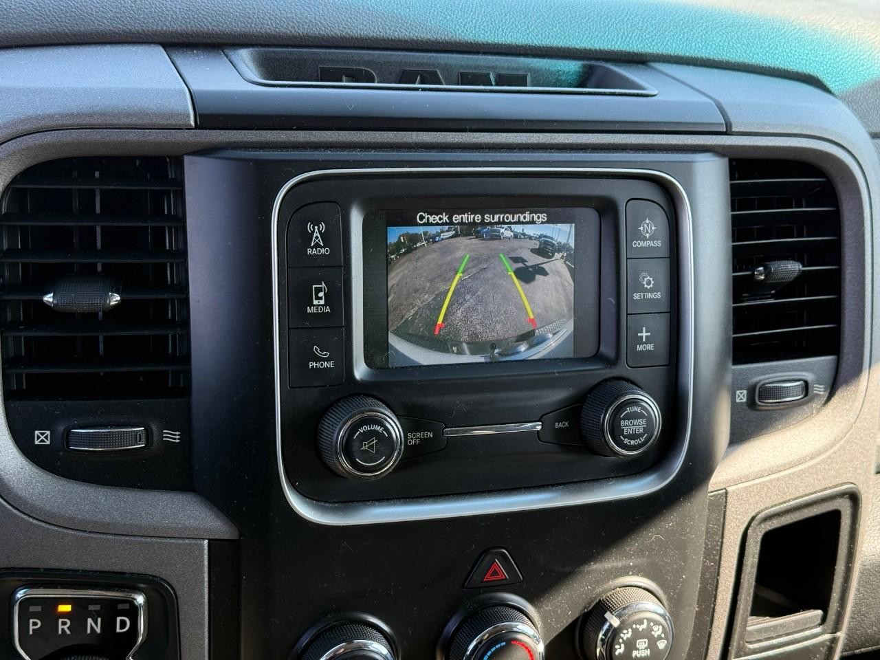 Ram 1500 Vehicle Full-screen Gallery Image 13