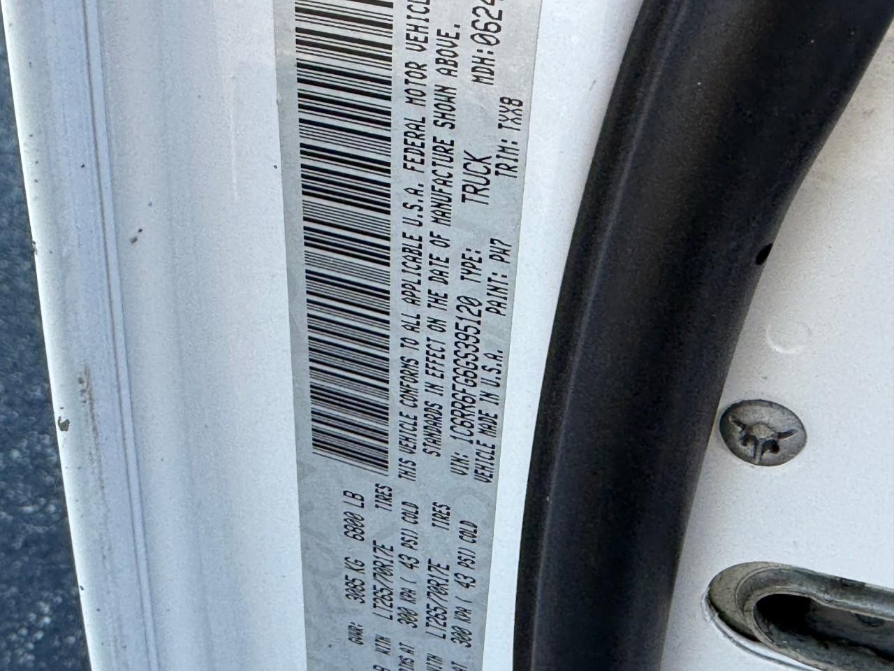 Ram 1500 Vehicle Full-screen Gallery Image 14