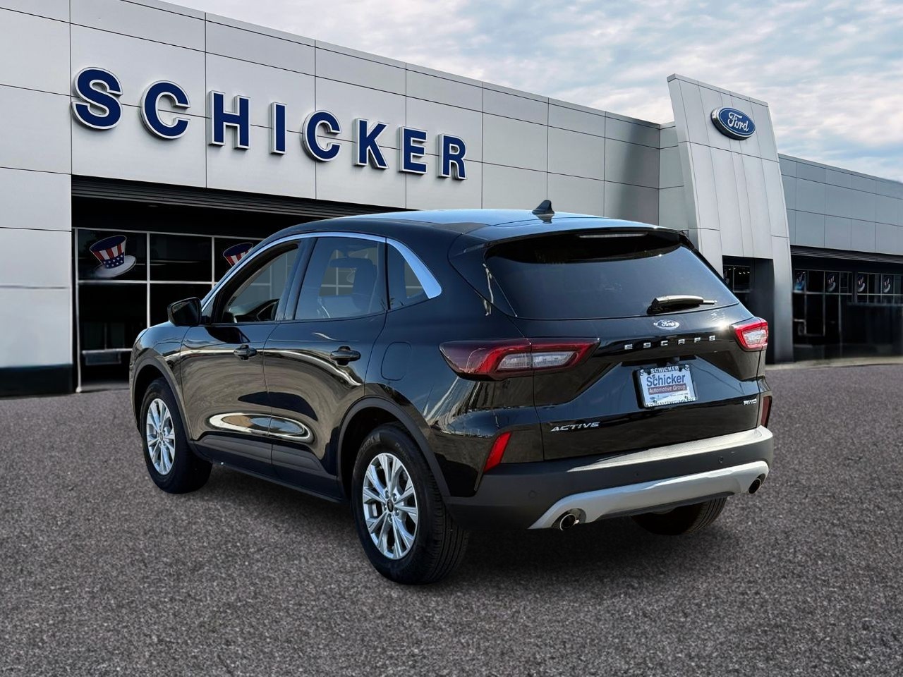 Ford Escape Vehicle Full-screen Gallery Image 03