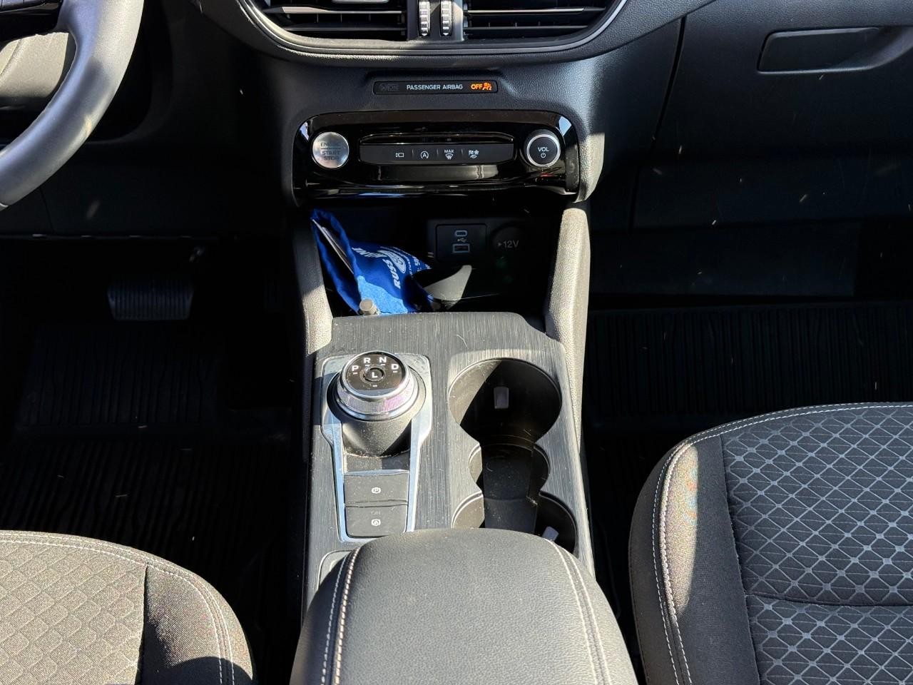 Ford Escape Vehicle Full-screen Gallery Image 10