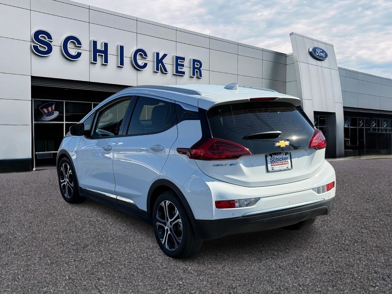Chevrolet Bolt EV Vehicle Full-screen Gallery Image 03
