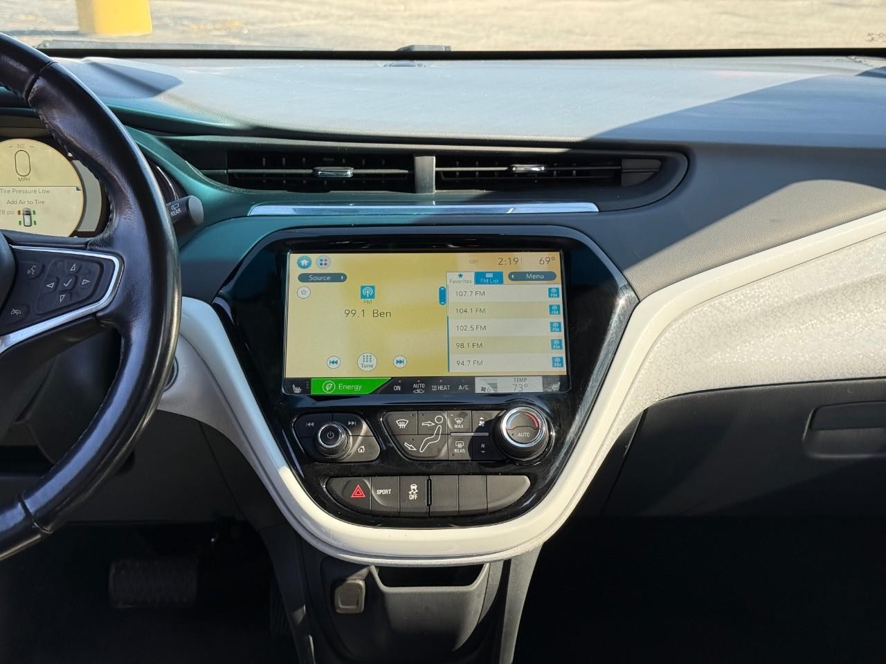 Chevrolet Bolt EV Vehicle Full-screen Gallery Image 08