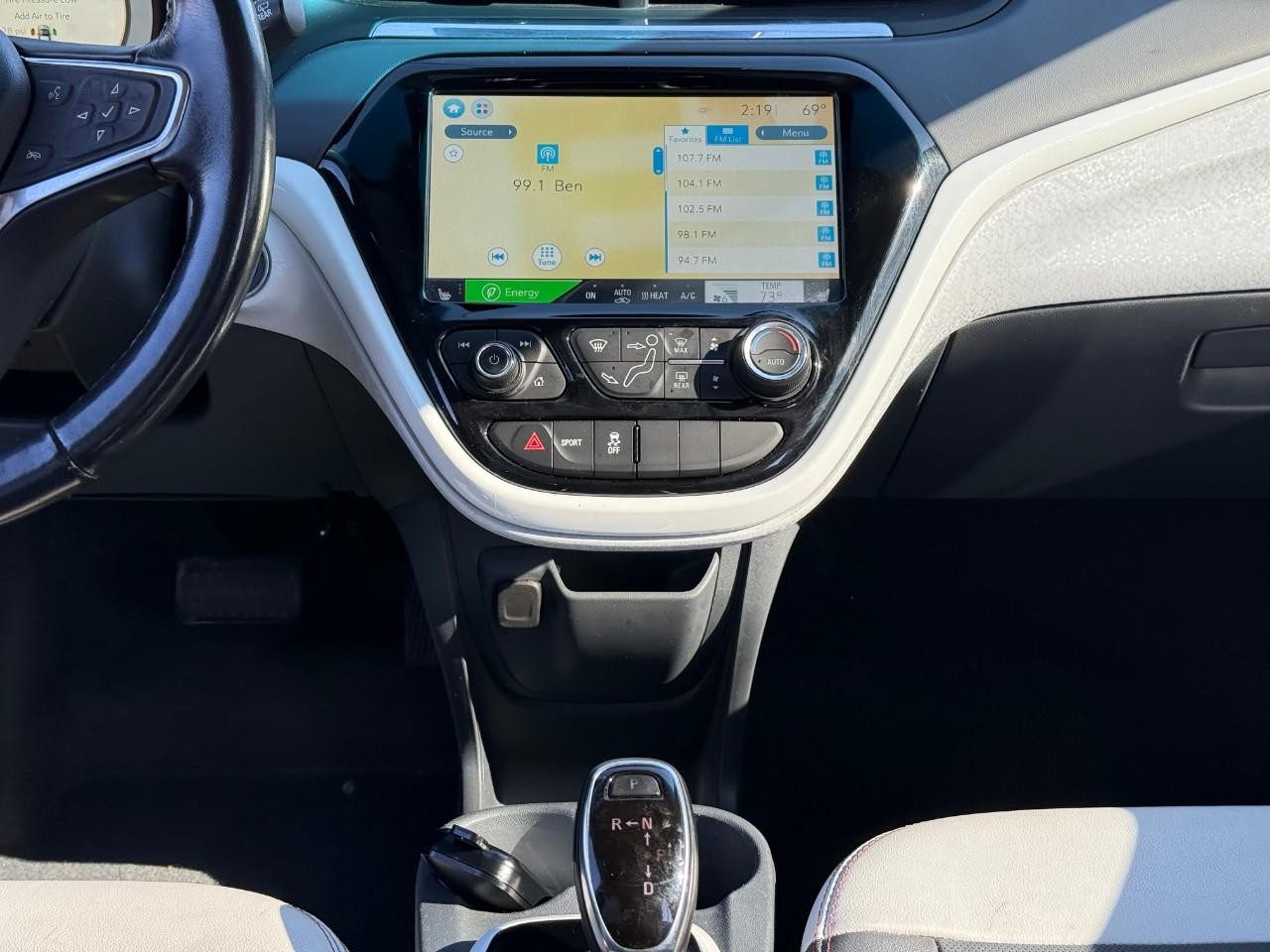 Chevrolet Bolt EV Vehicle Full-screen Gallery Image 09