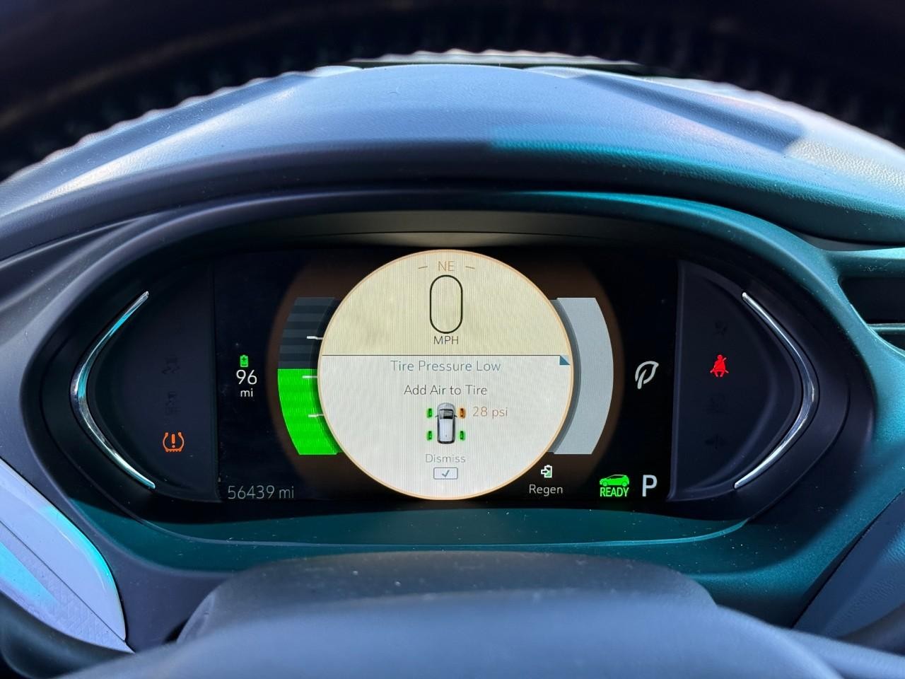 Chevrolet Bolt EV Vehicle Full-screen Gallery Image 14