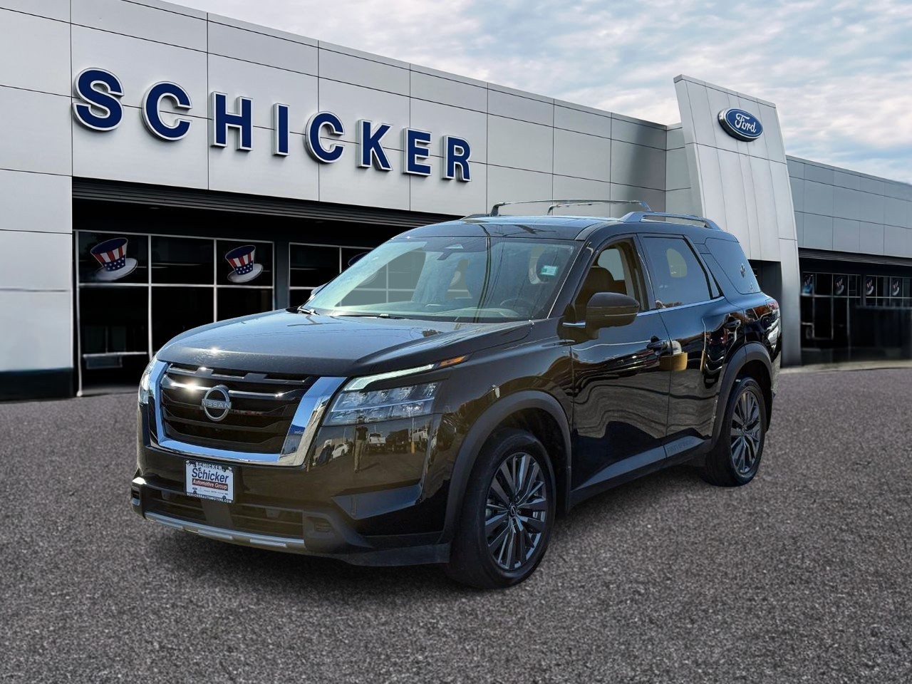 Nissan Pathfinder Vehicle Full-screen Gallery Image 04