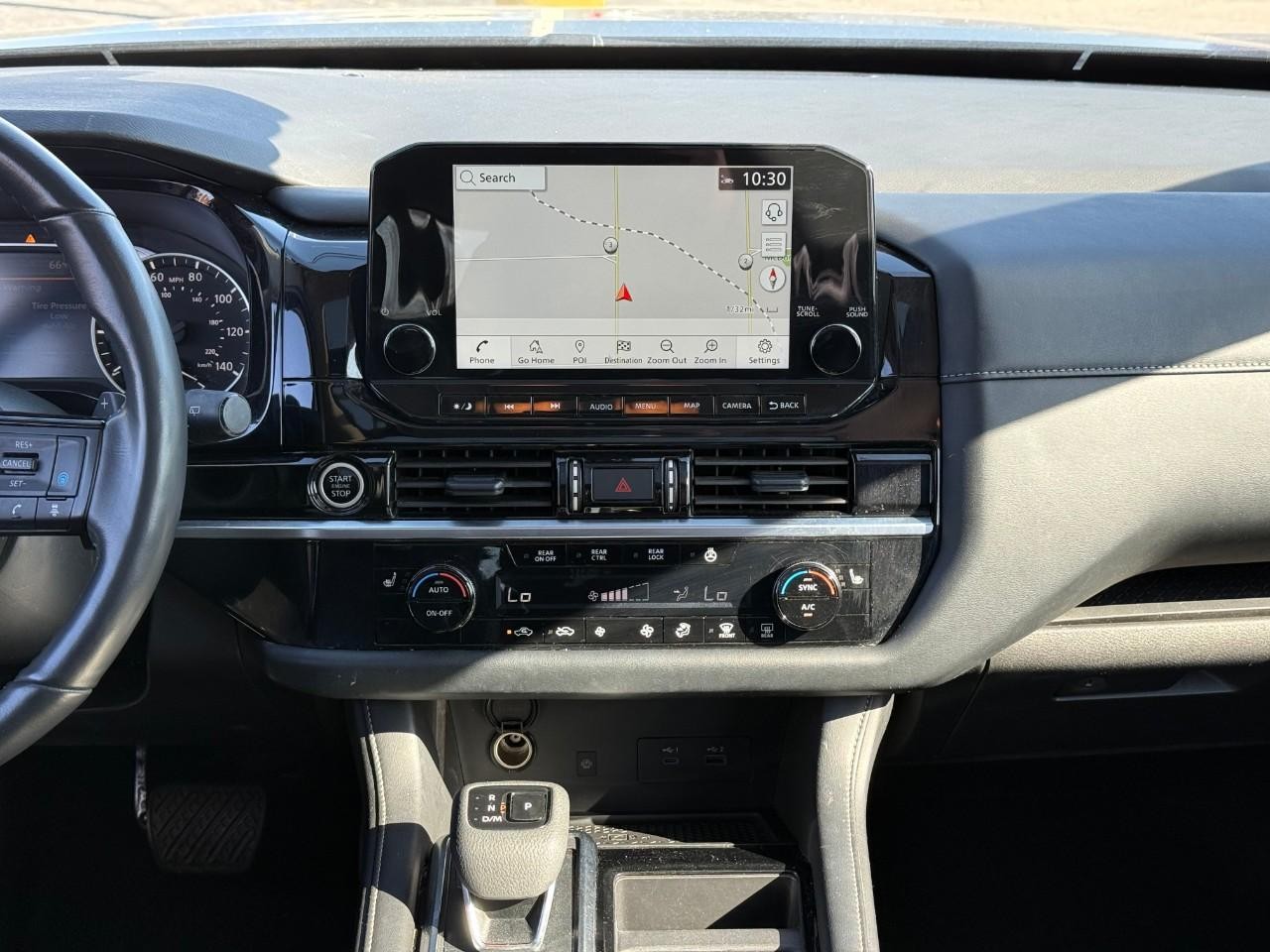 Nissan Pathfinder Vehicle Full-screen Gallery Image 08