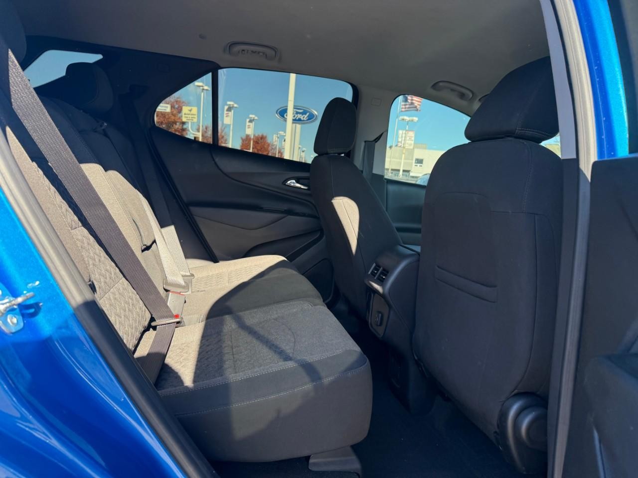 Chevrolet Equinox Vehicle Full-screen Gallery Image 05