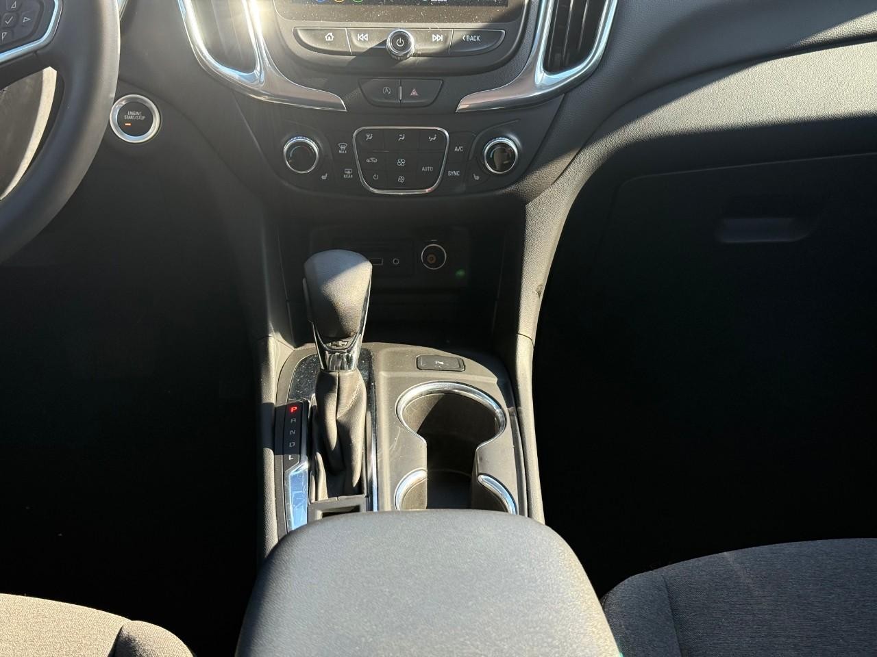 Chevrolet Equinox Vehicle Full-screen Gallery Image 09