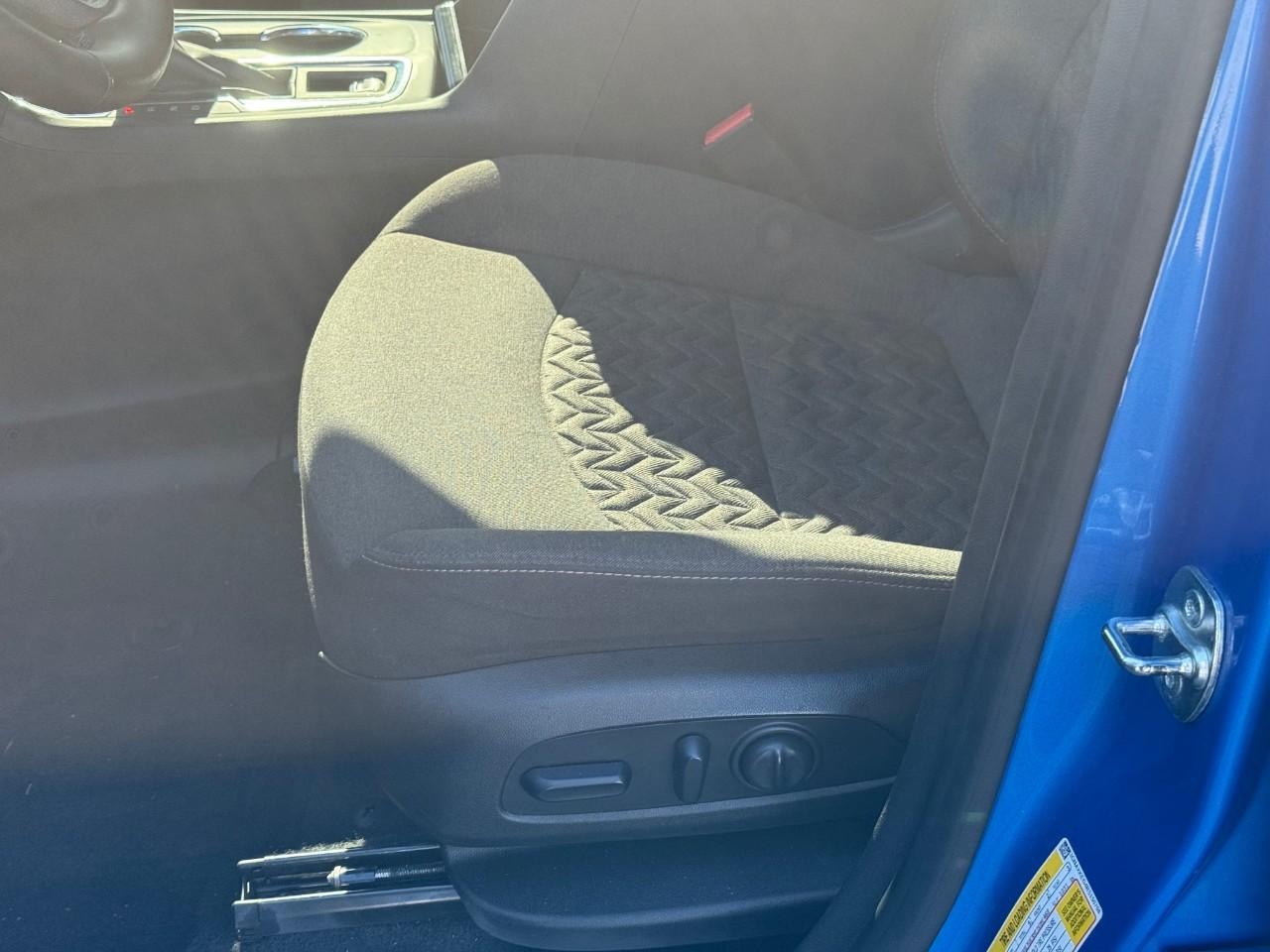 Chevrolet Equinox Vehicle Full-screen Gallery Image 11