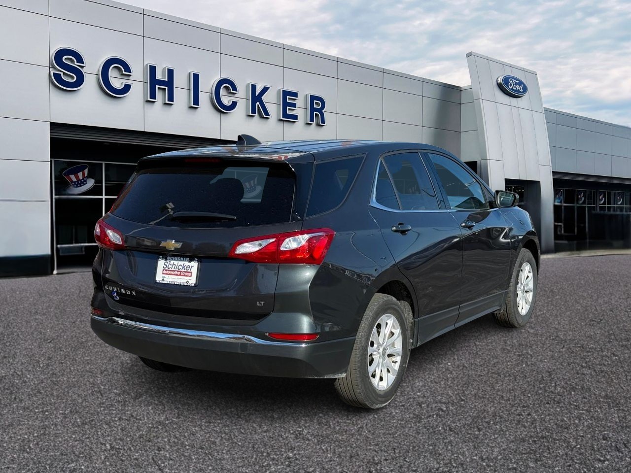 Chevrolet Equinox Vehicle Full-screen Gallery Image 02