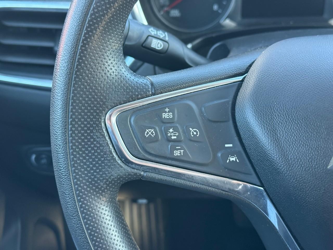 Chevrolet Equinox Vehicle Full-screen Gallery Image 13