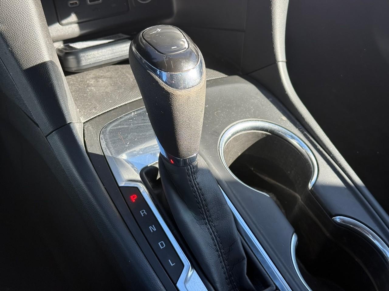 Chevrolet Equinox Vehicle Full-screen Gallery Image 15