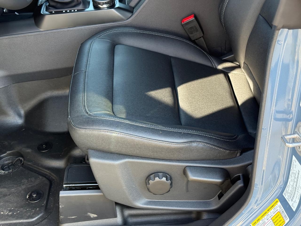 Ford Bronco Vehicle Full-screen Gallery Image 11