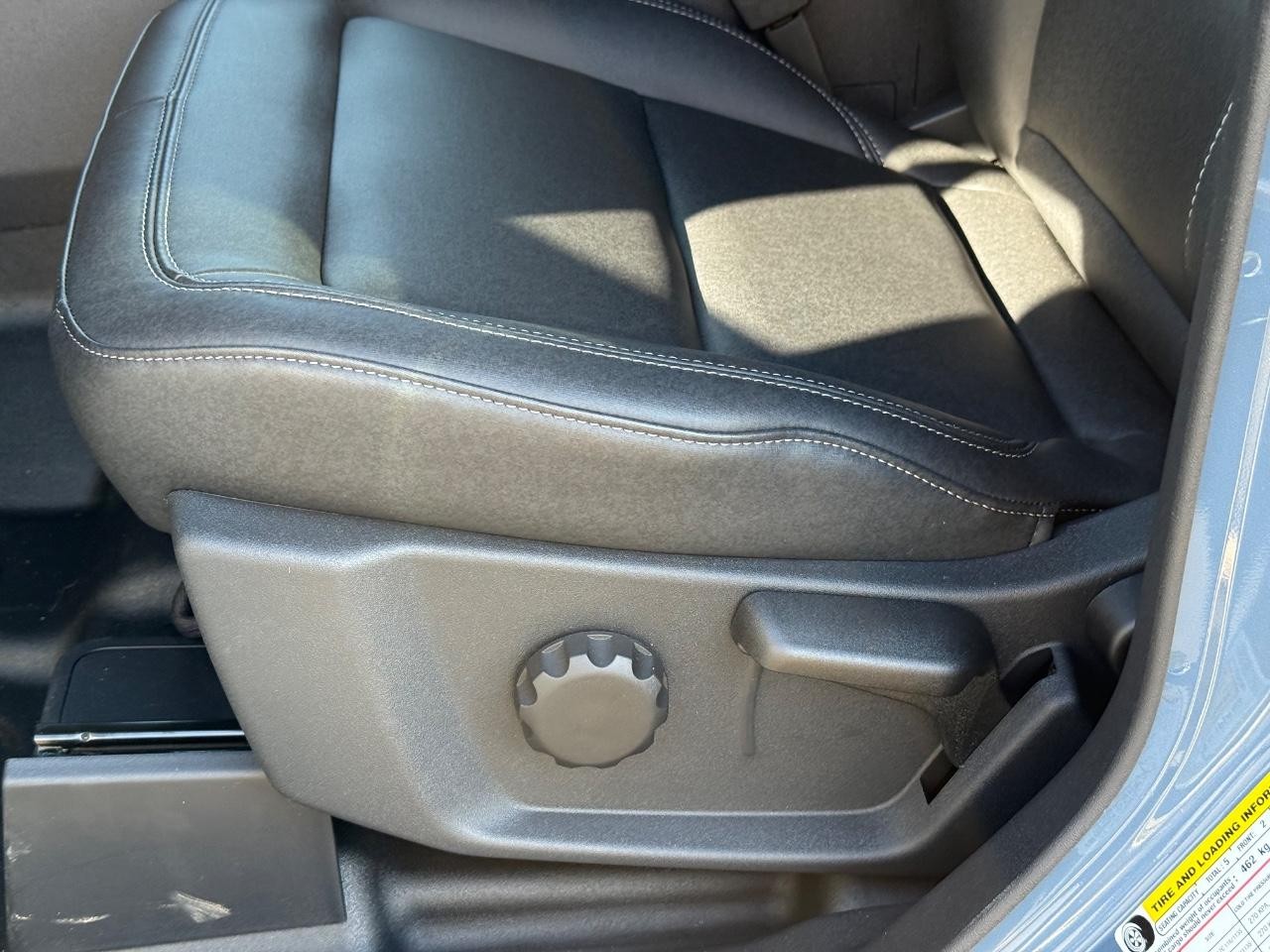 Ford Bronco Vehicle Full-screen Gallery Image 12