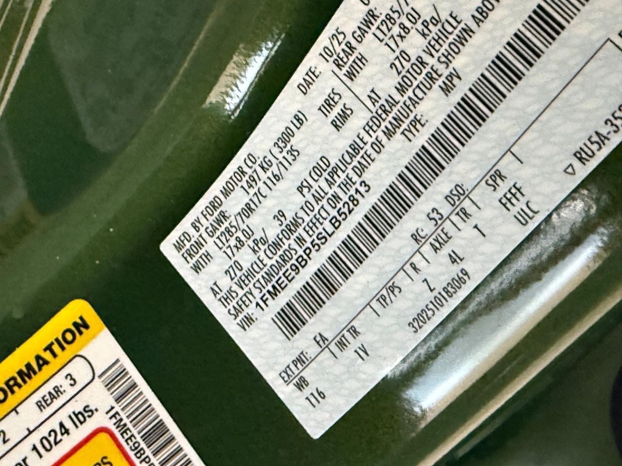 Ford Bronco Vehicle Full-screen Gallery Image 09