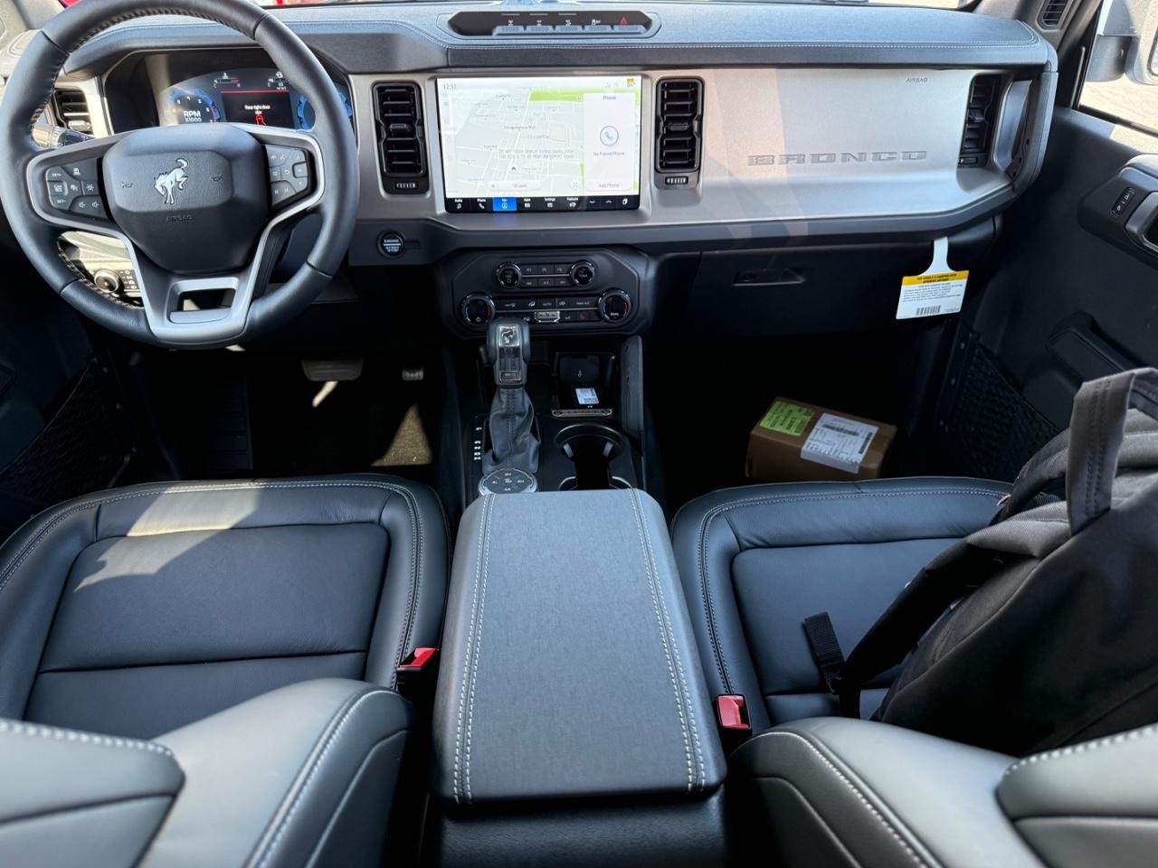 Ford Bronco Vehicle Full-screen Gallery Image 06