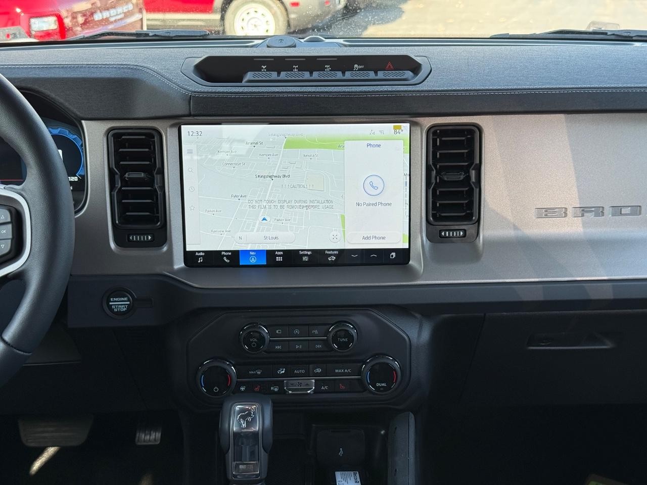 Ford Bronco Vehicle Full-screen Gallery Image 08