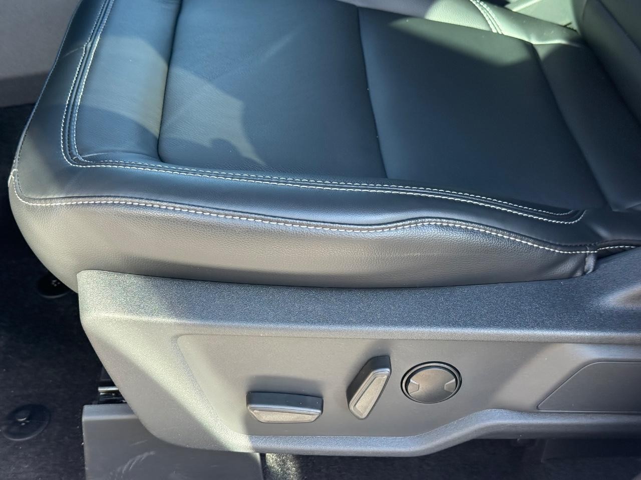 Ford Bronco Vehicle Full-screen Gallery Image 12