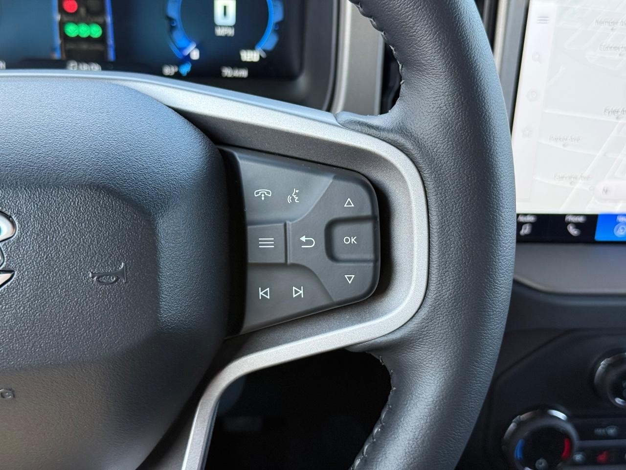 Ford Bronco Vehicle Full-screen Gallery Image 14