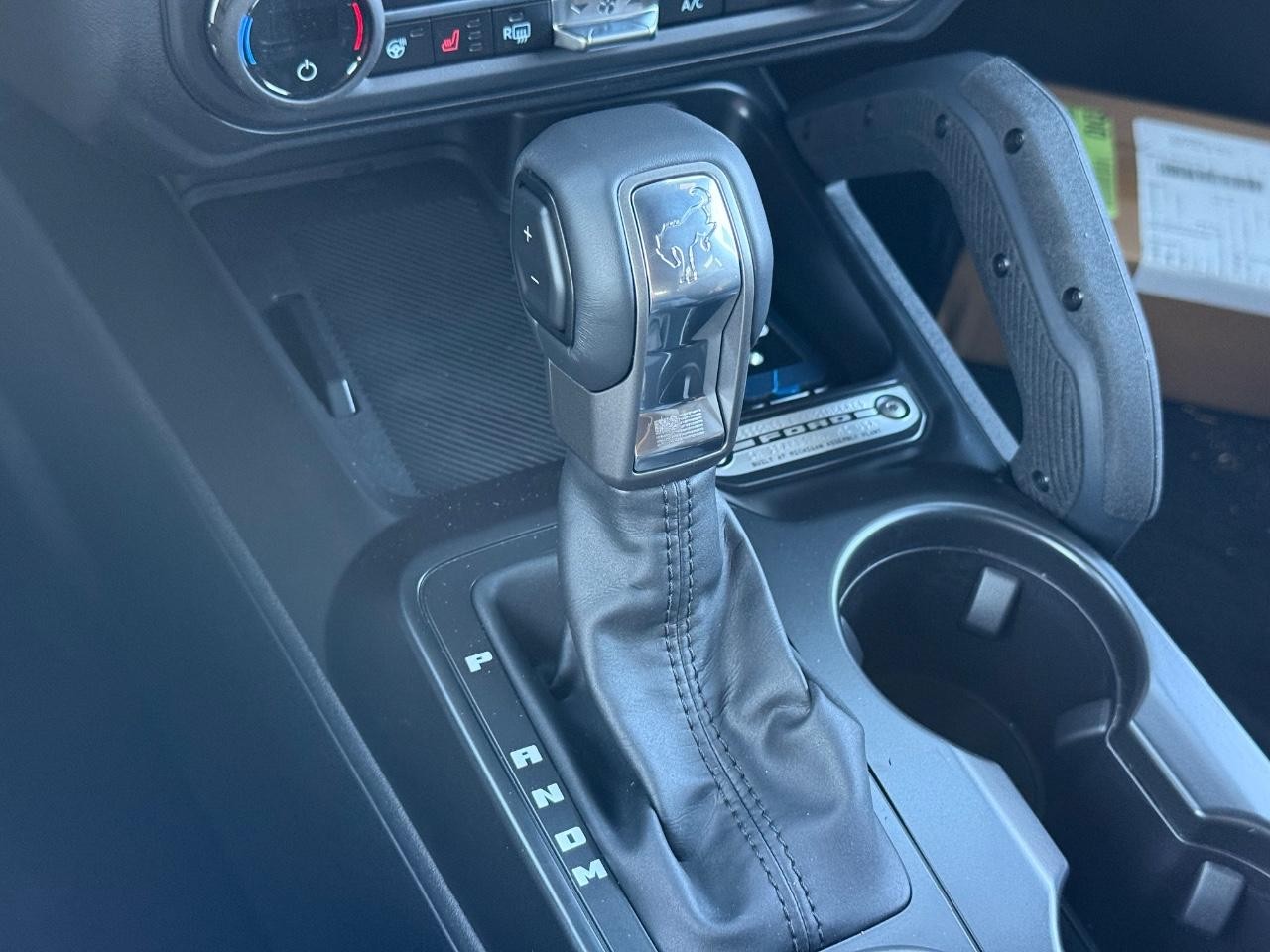 Ford Bronco Vehicle Full-screen Gallery Image 16