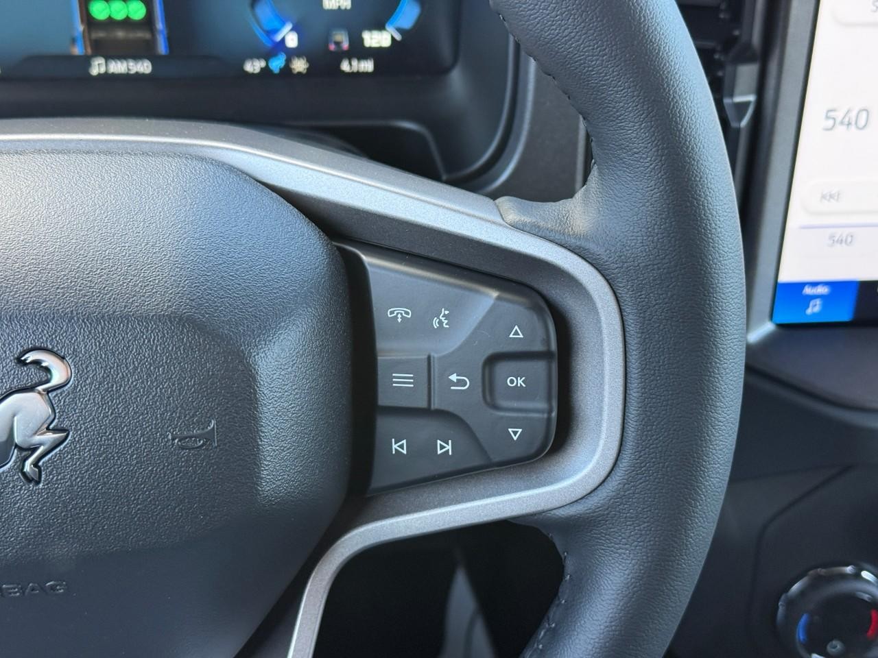 Ford Bronco Vehicle Full-screen Gallery Image 10