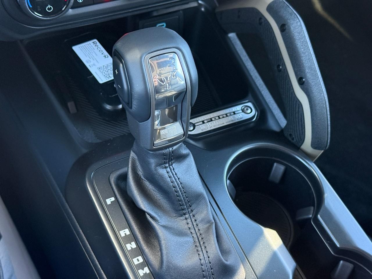 Ford Bronco Vehicle Full-screen Gallery Image 11