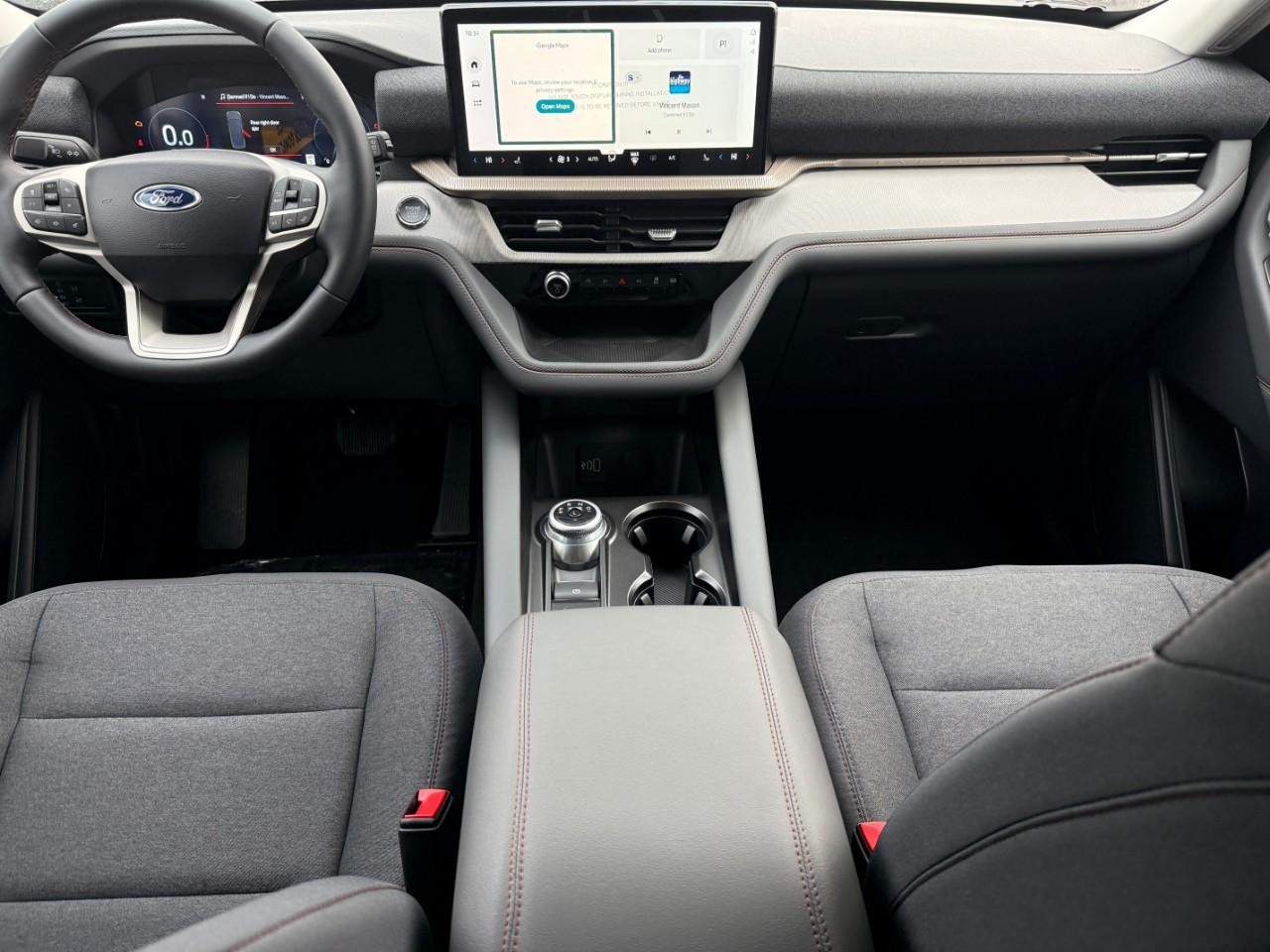 Ford Explorer Vehicle Full-screen Gallery Image 07