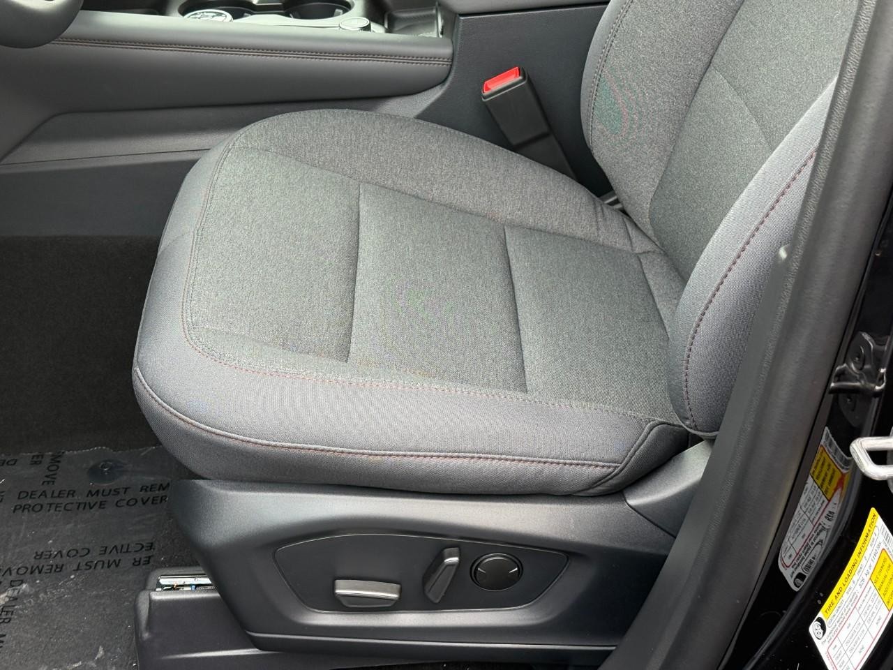 Ford Explorer Vehicle Full-screen Gallery Image 12