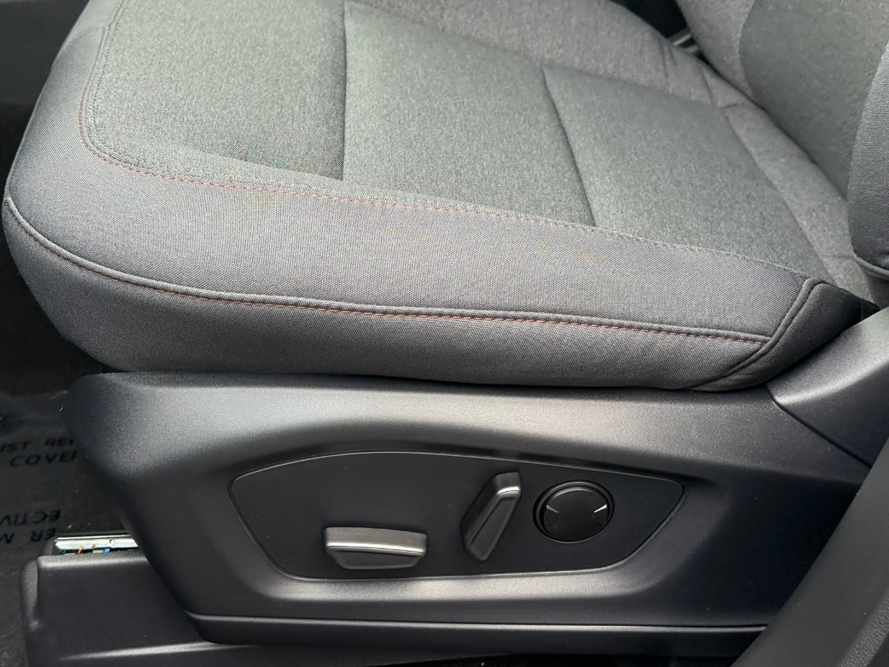 Ford Explorer Vehicle Full-screen Gallery Image 13